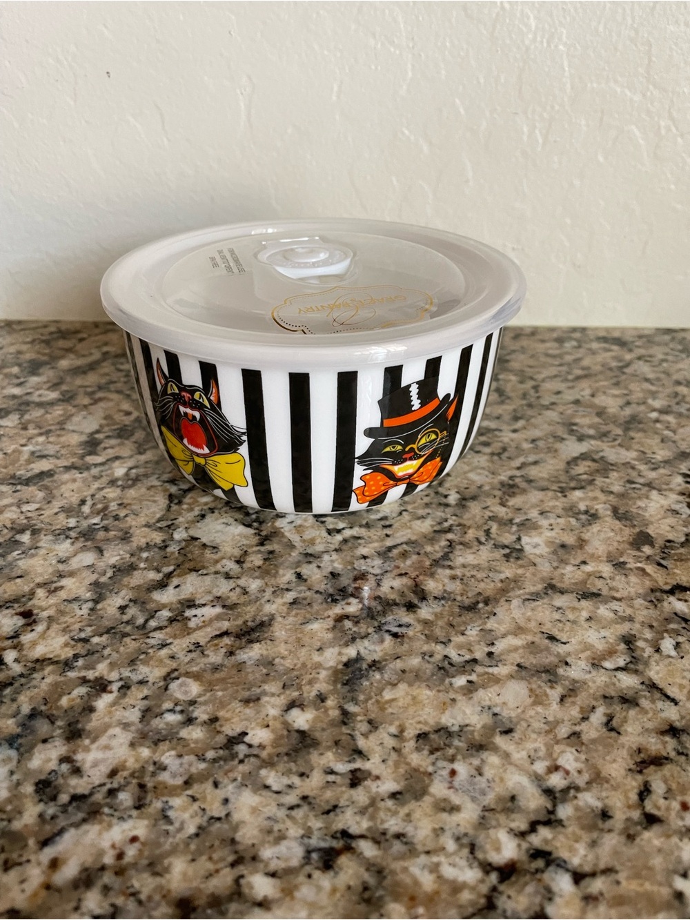Halloween Black & White Striped Vintage Design Cat Vented 5” Bowl